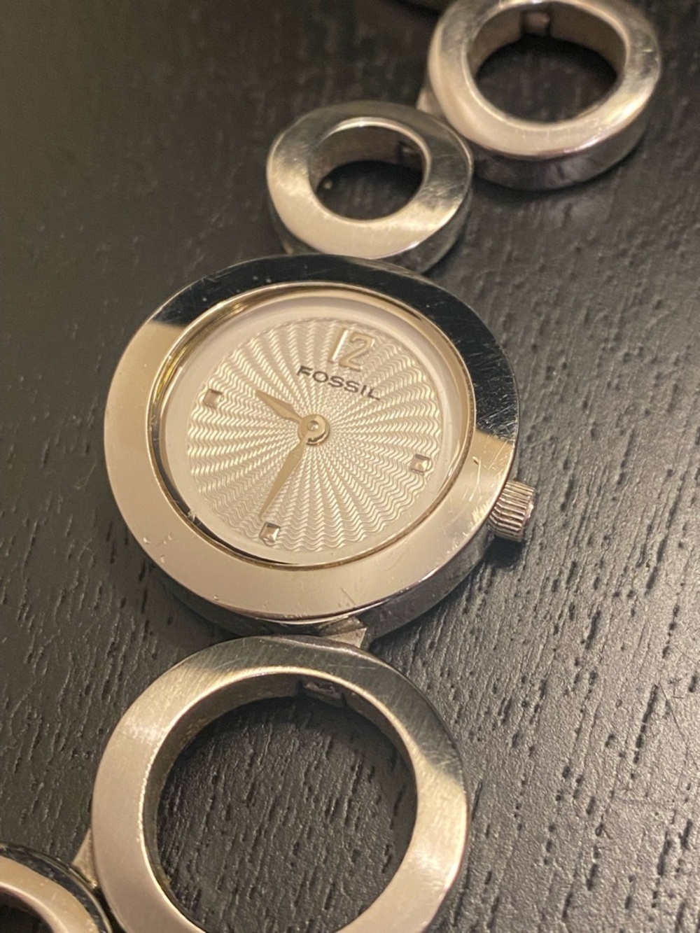 Fossil F2 Women’s Bracelet Watch 25mm Silver Tone Circle Mod Retro Link Bracelet